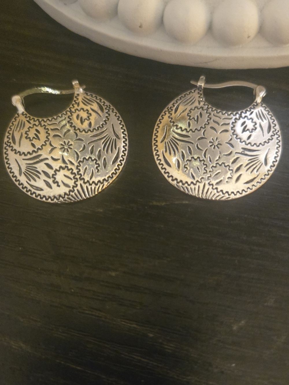 ✨️Silver-Tone Floral Filigree Hoop Earrings - Women Jewelry